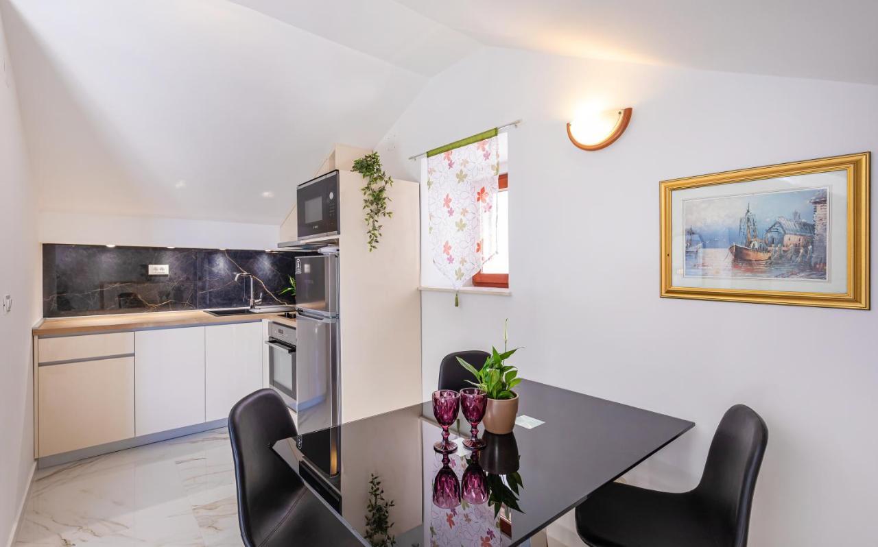 Villa Ana Apartments ムリニ エクステリア 写真